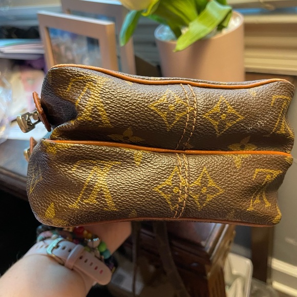Louis Vuitton Amazon Bag authentic - Picture 7 of 14